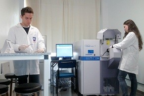 Estudantes da seo UCS do Instituto com o GD-Profiler.