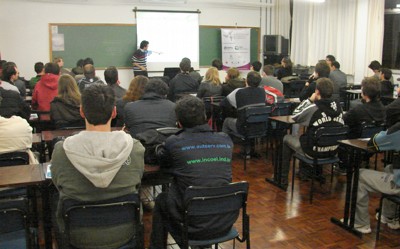 Disseminao da engenharia de superfcies: estudantes aprenderam sobre funcionalizao.